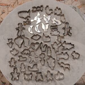 Lot of‎ 45 Aluminum Metal Misc. Sizes & Shapes Cookie Cutters 7 with Handles